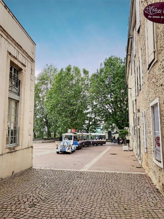 Quartier Historique Et Populaire Du Chateau De بو المظهر الخارجي الصورة