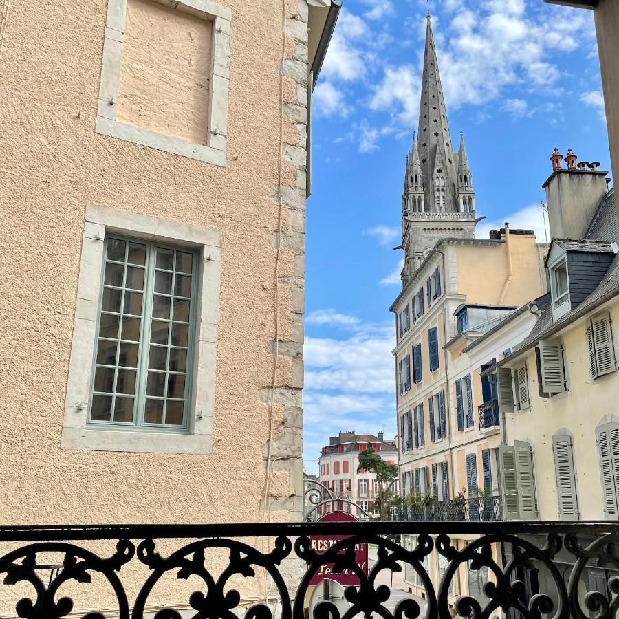 Quartier Historique Et Populaire Du Chateau De بو المظهر الخارجي الصورة